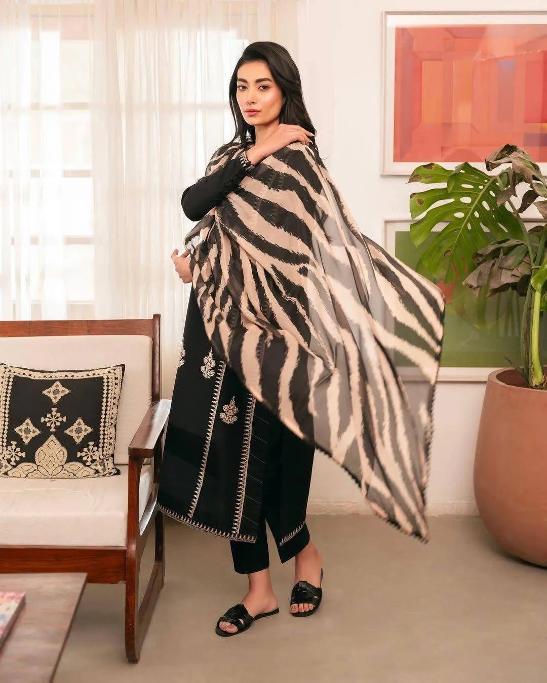 3 Pcs Women's Unstitched Embroidered Suit